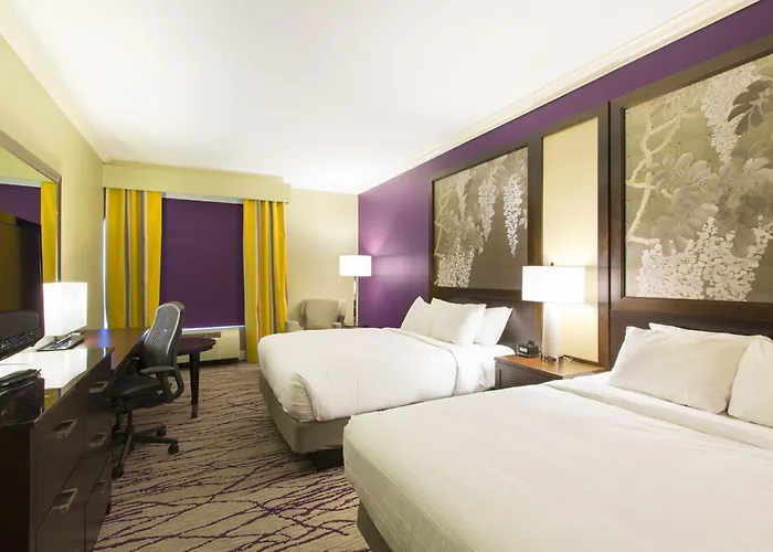 Doubletree By Hilton Historic Savannah
